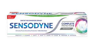 Sensodyne Complete Protection+ Whitening – всеобхватна паста за чувствителни зъби с лек избелващ ефект, 75 мл